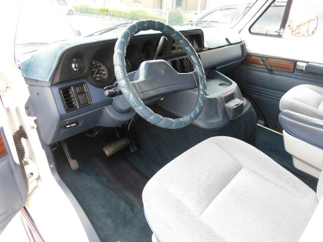 ダッジ・バン B150パッセンジャーショーティー93年最終モデル オリジナル フロアーカーペット張替(37枚目)