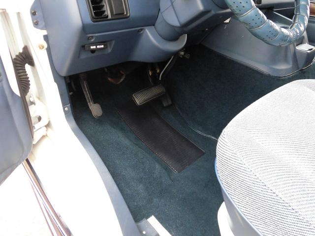 ダッジ・バン B150パッセンジャーショーティー93年最終モデル オリジナル フロアーカーペット張替(40枚目)