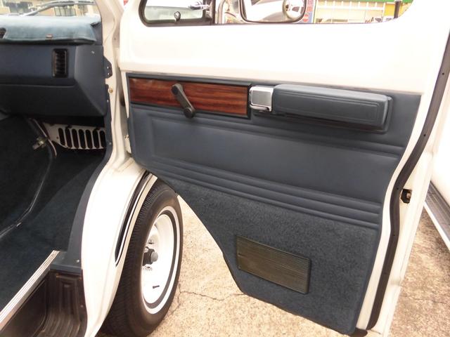 ダッジ・バン B150パッセンジャーショーティー93年最終モデル オリジナル フロアーカーペット張替(46枚目)