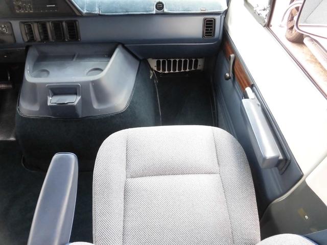 ダッジ・バン B150パッセンジャーショーティー93年最終モデル オリジナル フロアーカーペット張替(50枚目)