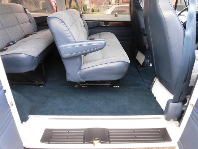 ダッジ・バン B150パッセンジャーショーティー93年最終モデル オリジナル フロアーカーペット張替(52枚目)