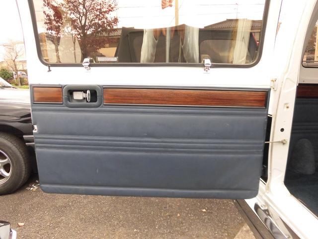 ダッジ・バン B150パッセンジャーショーティー93年最終モデル オリジナル フロアーカーペット張替(66枚目)