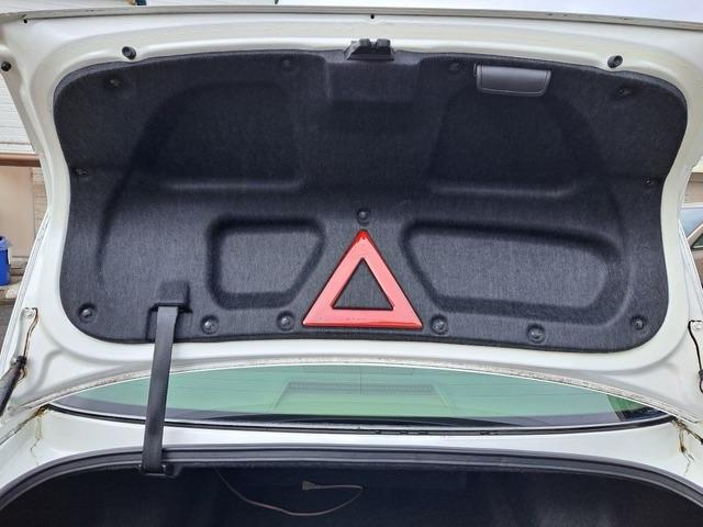 クラウン ロイヤルサルーン　記録簿付き　ワンオーナー車　ＨＩＤヘッドライト　１６インチアルミホイール　ＤＶＤナビ　バックカメラ　スマートキー　エアコン　パワーステアリング（29枚目）