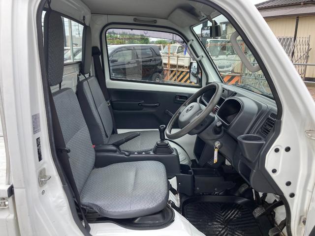 ＮＴ１００クリッパートラック ＤＸ　平成２６年式　車検令和８年３月　走行距離３４０００キロ　５速マニュアル車　２ＷＤ　エアコン　パワステ　最積３５０キロ　３方開　タイミングチェーン　ライトレベライザー　運転席エアバッグ　修復歴無し（22枚目）