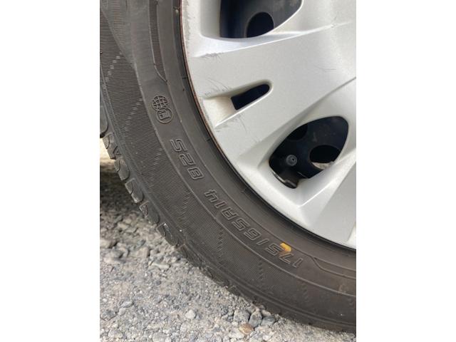 フィット １３Ｇ　平成２５年式　車検令和８年３月　走行距離４２０００キロ　ナビ　バックカメラ　ＥＴＣ　ワンセグＴＶ　スマートキー　タイミングチェーン　ライトレベライザー　Ｗエアバッグ　電動格納ミラー　盗難防止システム（16枚目）