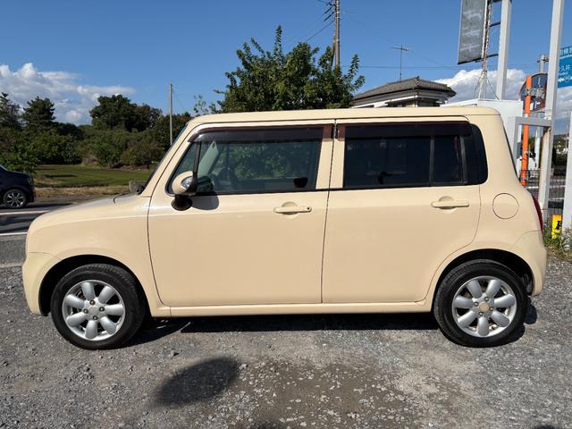 アルトラパン Ｇ　平成２１年式　車検令和８年７月　走行距離１０５００キロ　タイミングチェーン　スマートキー　純正アルミ　ＥＴＣ　電動格納ミラー　ベンチシート　純正オーディオ　エアコン　パワステ　Ｗエアバッグ　修復歴無し（8枚目）