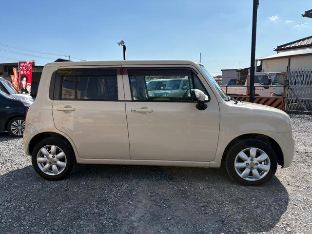 アルトラパン Ｇ　平成２１年式　車検令和８年７月　走行距離１０５００キロ　タイミングチェーン　スマートキー　純正アルミ　ＥＴＣ　電動格納ミラー　ベンチシート　純正オーディオ　エアコン　パワステ　Ｗエアバッグ　修復歴無し（9枚目）