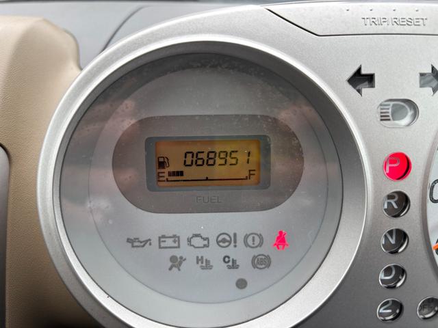 当社では、遠方登録納車も承っております。遠方のお客様に対しても親身になってお車のご相談をお受けいたします。　現車確認が出来ないというお客様には、電話やメールにてご対応させて頂きます。