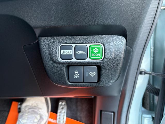 フィットハイブリッド RS 平成24年式 車検令和9年6月 走行距離75000キロ デカナビ バックカメラ 地デジ 純正アルミ フォグランプ スマートキー HIDヘッドライト アイドリングストップ ETC 修復歴無し(47枚目)