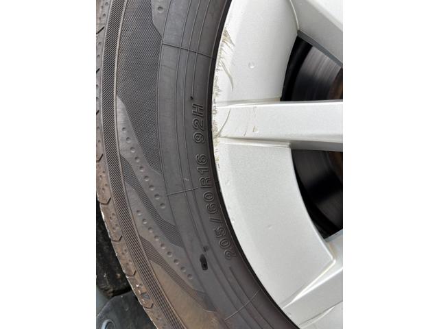 プリウスアルファ G 平成23年式 車検令和8年8月 走行距離64000キロ ナビ バックカメラ 地デジ ETC フォグランプ クルーズコントロール スマートキー 安全装備フル装備 ステアリングスイッチ 修復歴無し(16枚目)