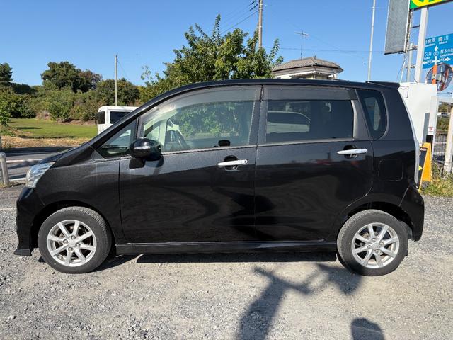 ステラ カスタムＲリミテッド　平成２４年式　走行距離５８０００キロ　ＣＶＴ　アイドリングストップ　タイミングチェーン　純正アルミ　フォグランプ　スマートキー　オートエアコン　ＥＴＣ　ベンチシート　ＨＩＤヘッドライト（8枚目）