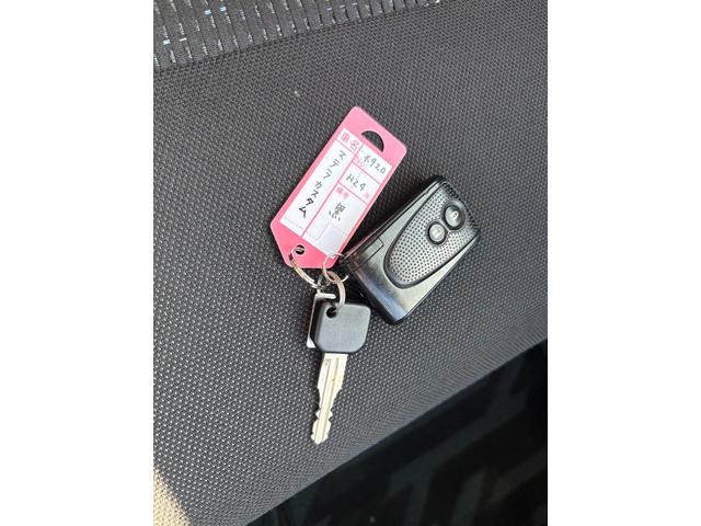 ステラ カスタムＲリミテッド　平成２４年式　走行距離５８０００キロ　ＣＶＴ　アイドリングストップ　タイミングチェーン　純正アルミ　フォグランプ　スマートキー　オートエアコン　ＥＴＣ　ベンチシート　ＨＩＤヘッドライト（43枚目）