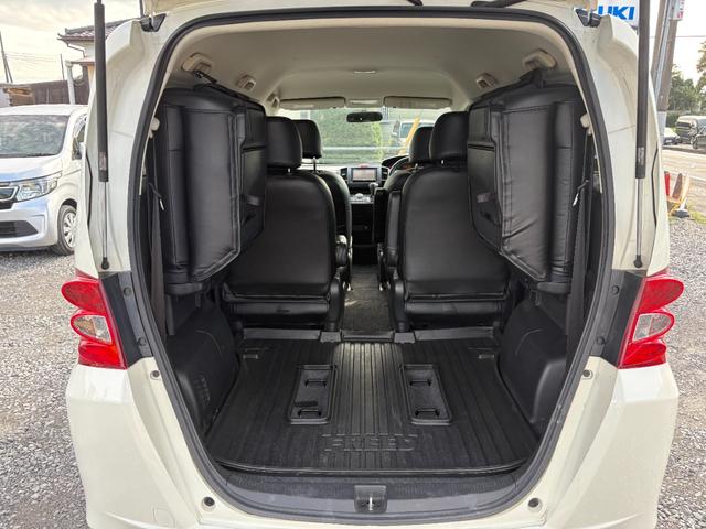 フリード G ジャストセレクション 平成22年式 走行距離69000キロ ナビ ワンセグTV スマートキー ETC 両側電動スライドドア 純正アルミ 3列シート7人乗り HIDヘッドライト 修復歴無し(17枚目)