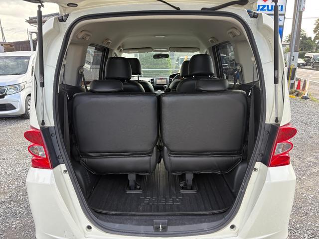 フリード G ジャストセレクション 平成22年式 走行距離69000キロ ナビ ワンセグTV スマートキー ETC 両側電動スライドドア 純正アルミ 3列シート7人乗り HIDヘッドライト 修復歴無し(18枚目)