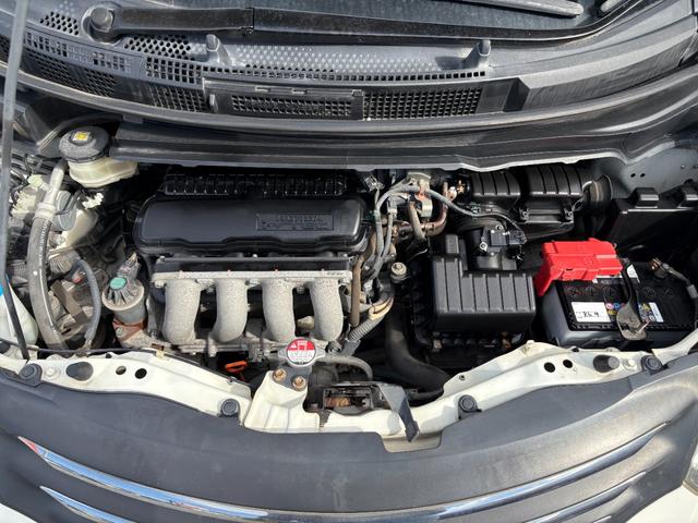 フリード G ジャストセレクション 平成22年式 走行距離69000キロ ナビ ワンセグTV スマートキー ETC 両側電動スライドドア 純正アルミ 3列シート7人乗り HIDヘッドライト 修復歴無し(42枚目)