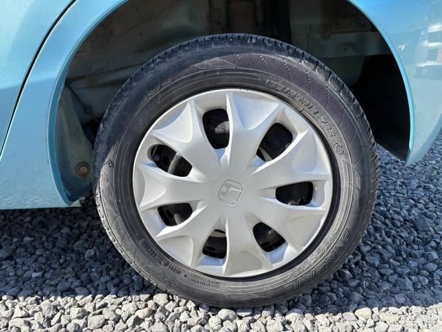 オイル交換工賃込軽自動車ならズバリ￥４０００−でやらせて頂いております！！日頃の感謝をこめて格安プライスにて行わさせて頂いております！当社でご購入されてないお客様もお気軽にご利用ください！！