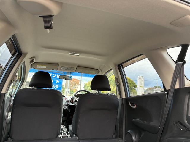 フィット 13G・スマートセレクション 平成24年式 走行距離37000キロ ナビ バックカメラ ワンセグTV スマートキー ETC 電動格納ミラー ステアリングスイッチ Wエアバッグ ライトレベライザー 修復歴無し(22枚目)