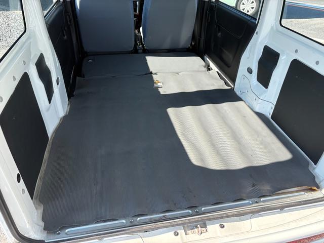 アクティバン ＳＤＸＩＩ　平成２３年式　走行距離６９０００キロ　オートマ　２ＷＤ　エアコン　パワステ　集中ドアロック　Ｗエアバッグ　最積３５０キロ　キーレス　ライトレベライザー　修復歴無し（21枚目）