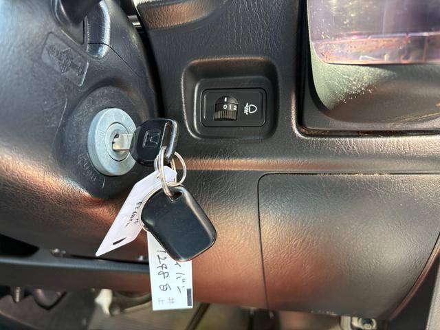 アクティバン ＳＤＸＩＩ　平成２３年式　走行距離６９０００キロ　オートマ　２ＷＤ　エアコン　パワステ　集中ドアロック　Ｗエアバッグ　最積３５０キロ　キーレス　ライトレベライザー　修復歴無し（41枚目）