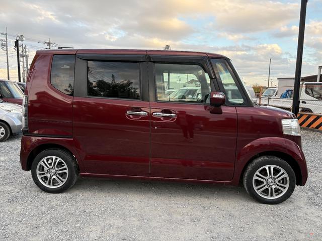 Ｎ－ＢＯＸ Ｇ　ＳＳパッケージ　平成２５年式　走行距離７５０００キロ　ナビ　バックカメラ　地デジ　Ｂｌｕｅｔｏｏｔｈ　純正アルミ　両側電動スライドドア　ステアリングスイッチ　アイドリングストップ　修復歴無し（9枚目）