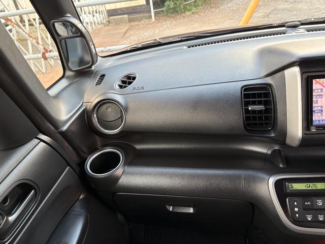 Ｎ－ＢＯＸ Ｇ　ＳＳパッケージ　平成２５年式　走行距離７５０００キロ　ナビ　バックカメラ　地デジ　Ｂｌｕｅｔｏｏｔｈ　純正アルミ　両側電動スライドドア　ステアリングスイッチ　アイドリングストップ　修復歴無し（33枚目）