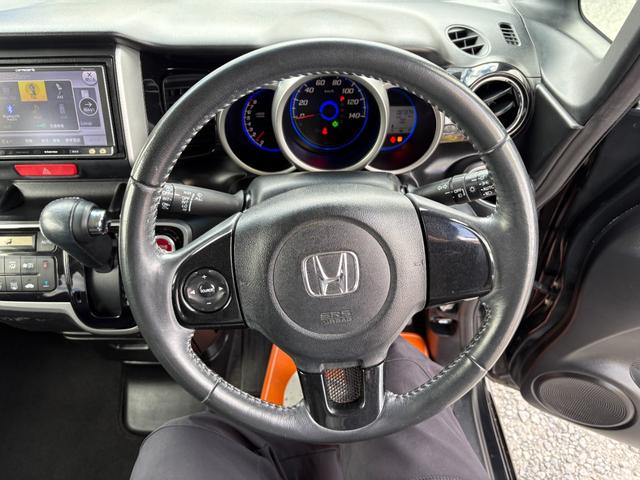 N-BOXカスタム G SSパッケージ 平成25年式 車検令和8年9月 走行距離88000キロ ナビ バックカメラ 地デジ Bluetooth 純正アルミ フォグランプ 両側電動スライドドア アイドリングストップ スマートキー 修復歴無し(42枚目)