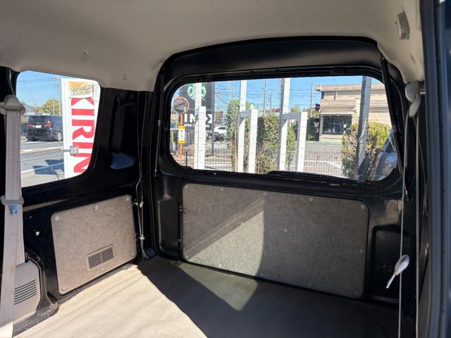 車検・整備・修理・板金はもちろんのこと、社外のナビ、地デジチューナー、ＥＴＣ、社外パーツ等々の取り付けも承ります。お気軽にご相談ください。