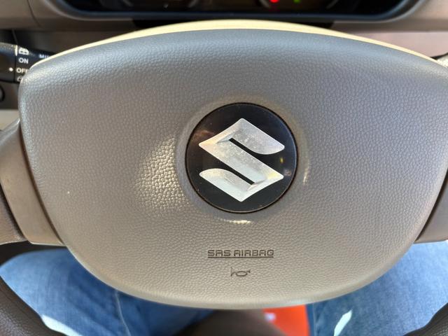 当社では、遠方登録納車も承っております。遠方のお客様に対しても親身になってお車のご相談をお受けいたします。　現車確認が出来ないというお客様には、電話やメールにてご対応させて頂きます。