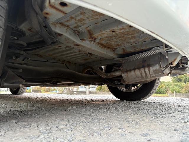 フリード Ｇ　ジャストセレクション　平成２７年式　走行距離５７０００キロ　ナビ　バックカメラ　ワンセグＴＶ　両側電動スライドドア　Ｂｌｕｅｔｏｏｔｈオーディオ　ＥＴＣ　スマートキー　社外アルミ　３列シート６人乗り（14枚目）