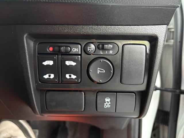 フリード Ｇ　ジャストセレクション　平成２７年式　走行距離５７０００キロ　ナビ　バックカメラ　ワンセグＴＶ　両側電動スライドドア　Ｂｌｕｅｔｏｏｔｈオーディオ　ＥＴＣ　スマートキー　社外アルミ　３列シート６人乗り（44枚目）