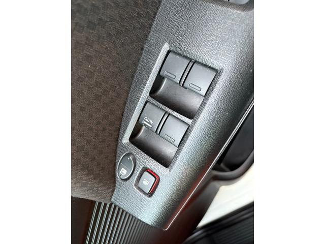 フリード Ｇ　ジャストセレクション　平成２７年式　走行距離５７０００キロ　ナビ　バックカメラ　ワンセグＴＶ　両側電動スライドドア　Ｂｌｕｅｔｏｏｔｈオーディオ　ＥＴＣ　スマートキー　社外アルミ　３列シート６人乗り（45枚目）