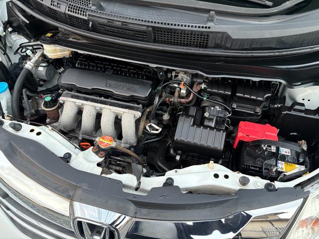 フリード Ｇ　ジャストセレクション　平成２７年式　走行距離５７０００キロ　ナビ　バックカメラ　ワンセグＴＶ　両側電動スライドドア　Ｂｌｕｅｔｏｏｔｈオーディオ　ＥＴＣ　スマートキー　社外アルミ　３列シート６人乗り（49枚目）