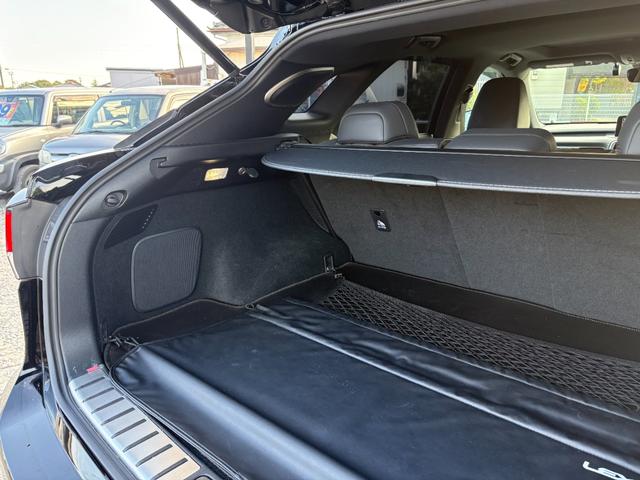 ＲＸ ＲＸ４５０ｈ　Ｆスポーツ　令和３年式　車検令和８年８月　走行距離４５５００キロ　パノラマルーフ　全周囲カメラ　ナビ　　３眼ＬＥＤヘッドライト　シートエアコン　パワーバックドア　純正２０インチアルミ　ＥＴＣ２．０　修復歴無し（19枚目）