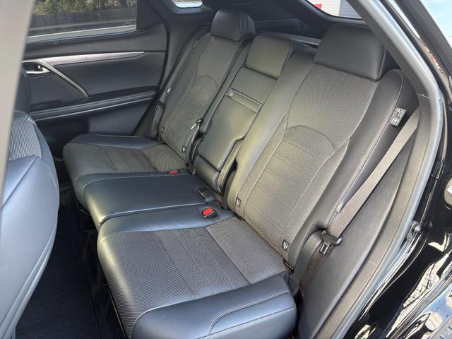 ＲＸ ＲＸ４５０ｈ　Ｆスポーツ　令和３年式　車検令和８年８月　走行距離４５５００キロ　パノラマルーフ　全周囲カメラ　ナビ　　３眼ＬＥＤヘッドライト　シートエアコン　パワーバックドア　純正２０インチアルミ　ＥＴＣ２．０　修復歴無し（23枚目）