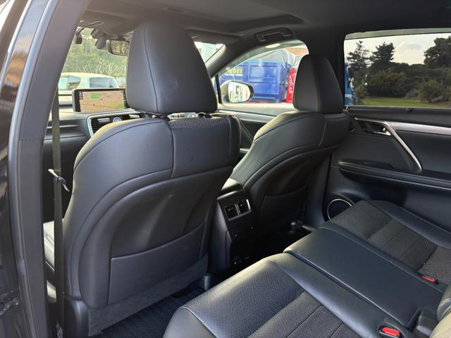 ＲＸ ＲＸ４５０ｈ　Ｆスポーツ　令和３年式　車検令和８年８月　走行距離４５５００キロ　パノラマルーフ　全周囲カメラ　ナビ　　３眼ＬＥＤヘッドライト　シートエアコン　パワーバックドア　純正２０インチアルミ　ＥＴＣ２．０　修復歴無し（24枚目）