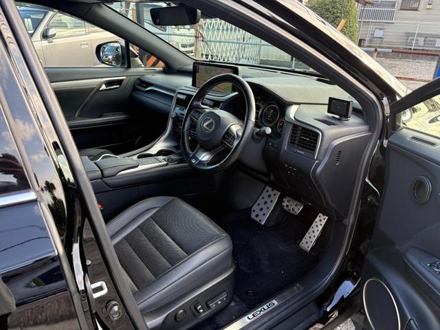 ＲＸ ＲＸ４５０ｈ　Ｆスポーツ　令和３年式　車検令和８年８月　走行距離４５５００キロ　パノラマルーフ　全周囲カメラ　ナビ　　３眼ＬＥＤヘッドライト　シートエアコン　パワーバックドア　純正２０インチアルミ　ＥＴＣ２．０　修復歴無し（29枚目）