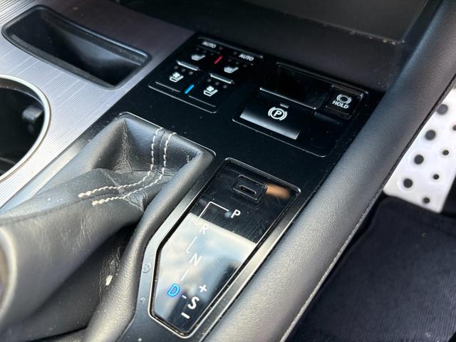 ＲＸ ＲＸ４５０ｈ　Ｆスポーツ　令和３年式　車検令和８年８月　走行距離４５５００キロ　パノラマルーフ　全周囲カメラ　ナビ　　３眼ＬＥＤヘッドライト　シートエアコン　パワーバックドア　純正２０インチアルミ　ＥＴＣ２．０　修復歴無し（40枚目）