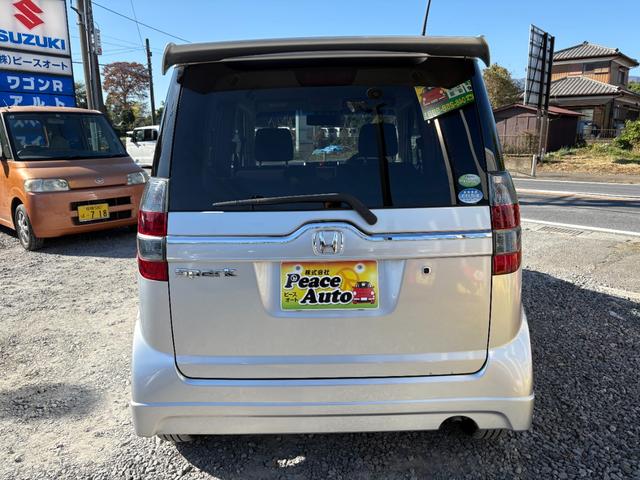 年式距離問わず１年保証ご加入可能です。ただし加入条件がありますので詳しくはスタッフへお問い合わせください。ご加入いただけない場合も自社保証エンジンミッションのみ１ヶ月保証あります（現状販売車は除く）。