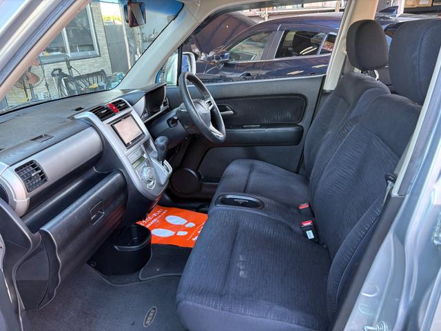 当社では、遠方登録納車も承っております。遠方のお客様に対しても親身になてお車のご相談をお受けいたします。　現車確認が出来ないというお客様には、電話やメールにてご対応させて頂きます。