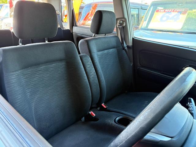 オイル・バッテリー・ワイパー交換無料サービスを徹底しています（現状販売車除く）！安い車でも手は抜きません！ご購入後のことも考えてご検討下さい！利益も大事ですがお客様との信頼関係が一番大切なんです！！