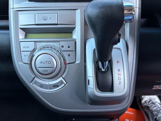 当社では、遠方登録納車も承っております。遠方のお客様に対しても親身になってお車のご相談をお受けいたします。　現車確認が出来ないというお客様には、電話やメールにてご対応させて頂きます。