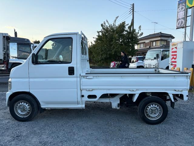 アクティトラック アタック　平成１３年式　走行距離５６０００キロ　５速マニュアル車　４ＷＤ　デフロック　最積３５０キロ　Ｗエアバッグ　タイミングベルト交換済み　修復歴無し（8枚目）