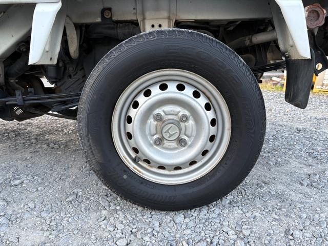 アクティトラック アタック　平成１３年式　走行距離５６０００キロ　５速マニュアル車　４ＷＤ　デフロック　最積３５０キロ　Ｗエアバッグ　タイミングベルト交換済み　修復歴無し（17枚目）