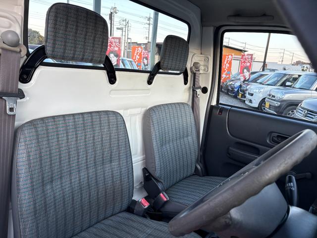 アクティトラック アタック　平成１３年式　走行距離５６０００キロ　５速マニュアル車　４ＷＤ　デフロック　最積３５０キロ　Ｗエアバッグ　タイミングベルト交換済み　修復歴無し（22枚目）