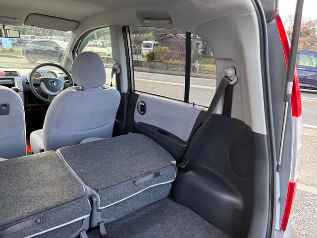 ���D�݂̂P������q�l���g�̖ڂł��I�щ������B�ԗ��ɂ���Ă̕Ȃ�����͐�C�̃X�^�b�t�܂ł��C�y�ɂ����k�������B��ɂ��q�l�̃j�[�Y�ɂ������o����悤�ɁA���L���W�������̍݌ɂ���葵���Ă���܂��B