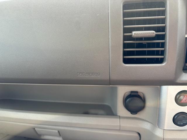 エブリイワゴン ＪＰ　平成１７年式　車検令和８年１１月　走行距離７９０００キロ　オートマ　パートタイム４ＷＤ　キーレス　電動格納ミラー　シートヒーター　タイミングチェーン　Ｗエアバッグ　エアコン　パワステ（33枚目）