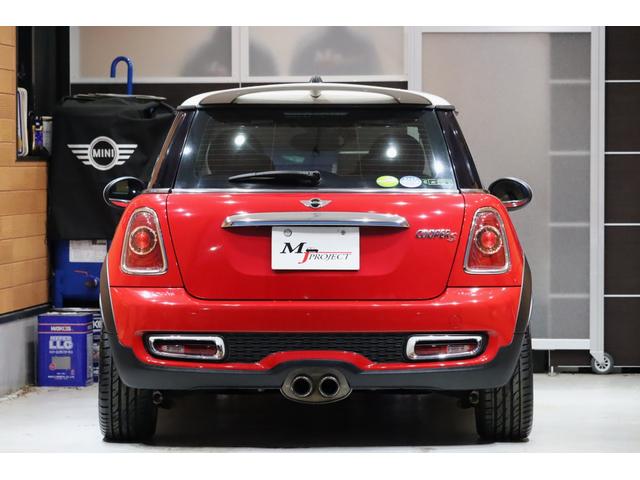 ＭＩＮＩ クーパーＳ　Ｒ５６後期型　６速ＭＴ　スポーツボタン付　オートライト　オートワイパー　アラゴスタ車高調　クラッチ新品交換済み　タイヤ４本新品　ＥＴＣ　前後ドラレコ　前後メンバーブレース　ＣＡＢＡＮＡ製シートカバー付（46枚目）