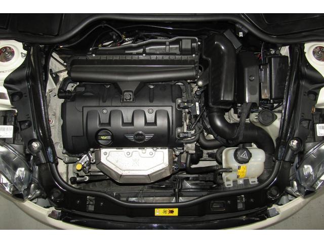 ＭＩＮＩ クーパー　クラブマン　Ｒ５５最終後期型　クロームラインインテリア　バイキセノンヘッドライト　ＪＣＷサイドステップ　アームレスト　ＥＴＣ　バックカメラ　ドラレコ　社外パーツ装着　消耗部品交換実施　タイヤ＆バッテリー新品（33枚目）