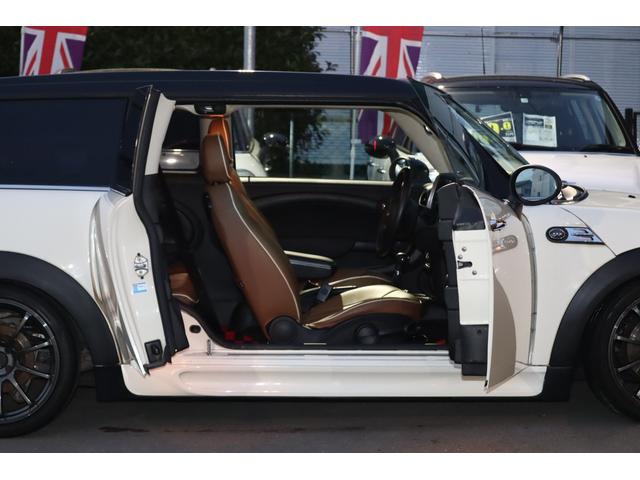 ＭＩＮＩ クーパー　クラブマン　Ｒ５５最終後期型　クロームラインインテリア　バイキセノンヘッドライト　ＪＣＷサイドステップ　アームレスト　ＥＴＣ　バックカメラ　ドラレコ　社外パーツ装着　消耗部品交換実施　タイヤ＆バッテリー新品（40枚目）