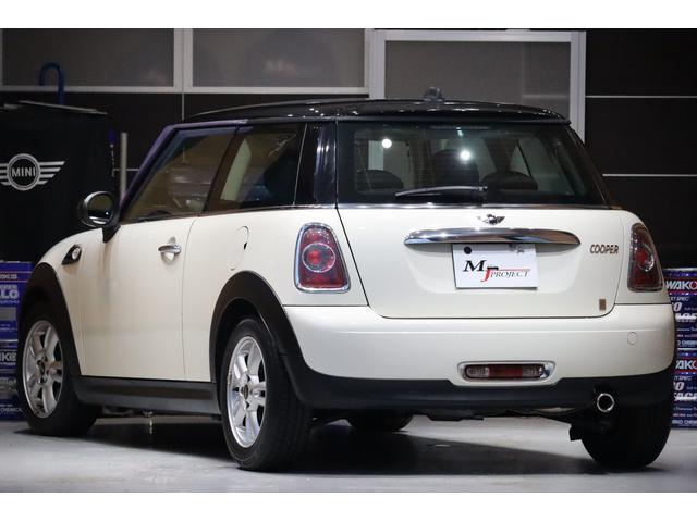 ＭＩＮＩ クーパー　最終後期型　禁煙車　前回車検整備ＭＩＮＩディーラー　オプションクロームラインエクステリア＆インテリア　オプションバイキセノンヘッドライト　ＨＤＤナビＴＶ　Ｂｌｕｅｔｏｏｔオーディオ　バックカメラＥＴＣ（7枚目）